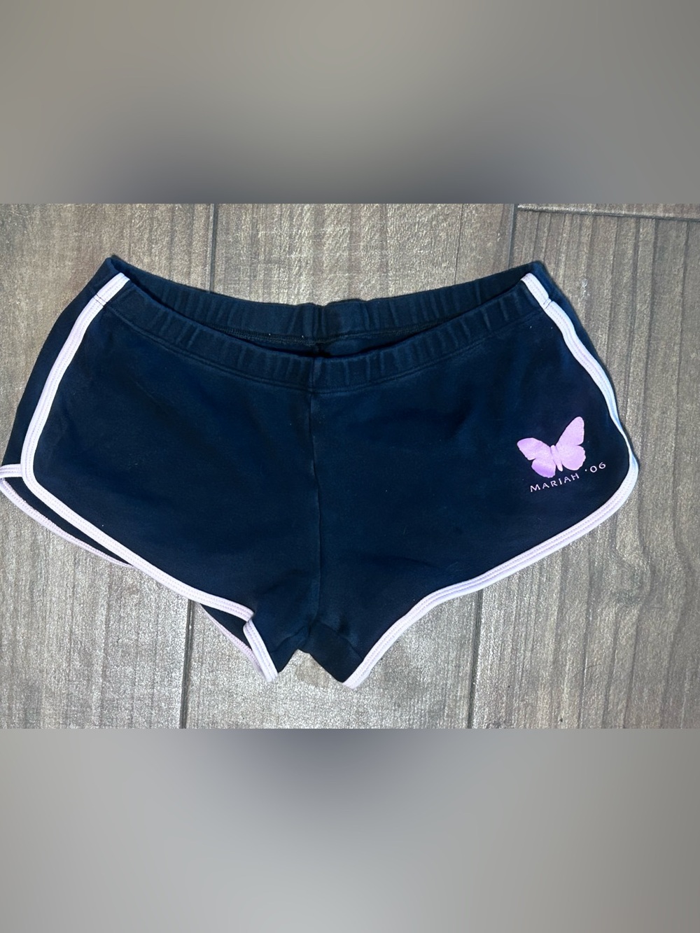 Mariah Carey 2006 The adventures of Mimi tour Concert Tour Shake it off shorts